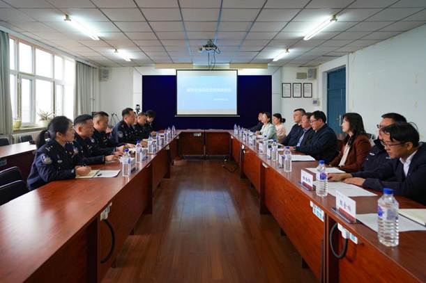 9dcf1fbb3e249220da145de50d198e8